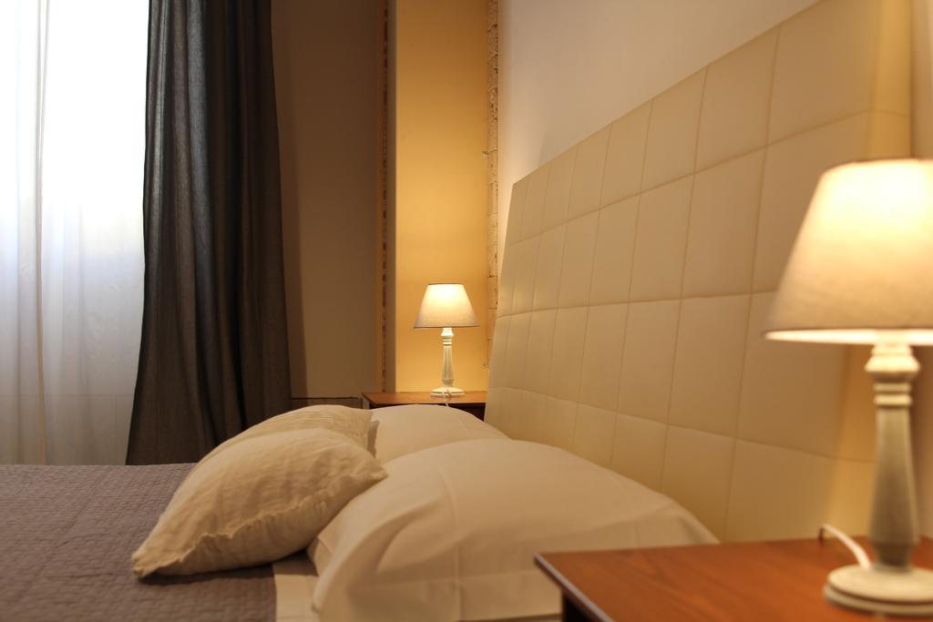 Bed & Tower Bed and Breakfast Pisa Exteriör bild